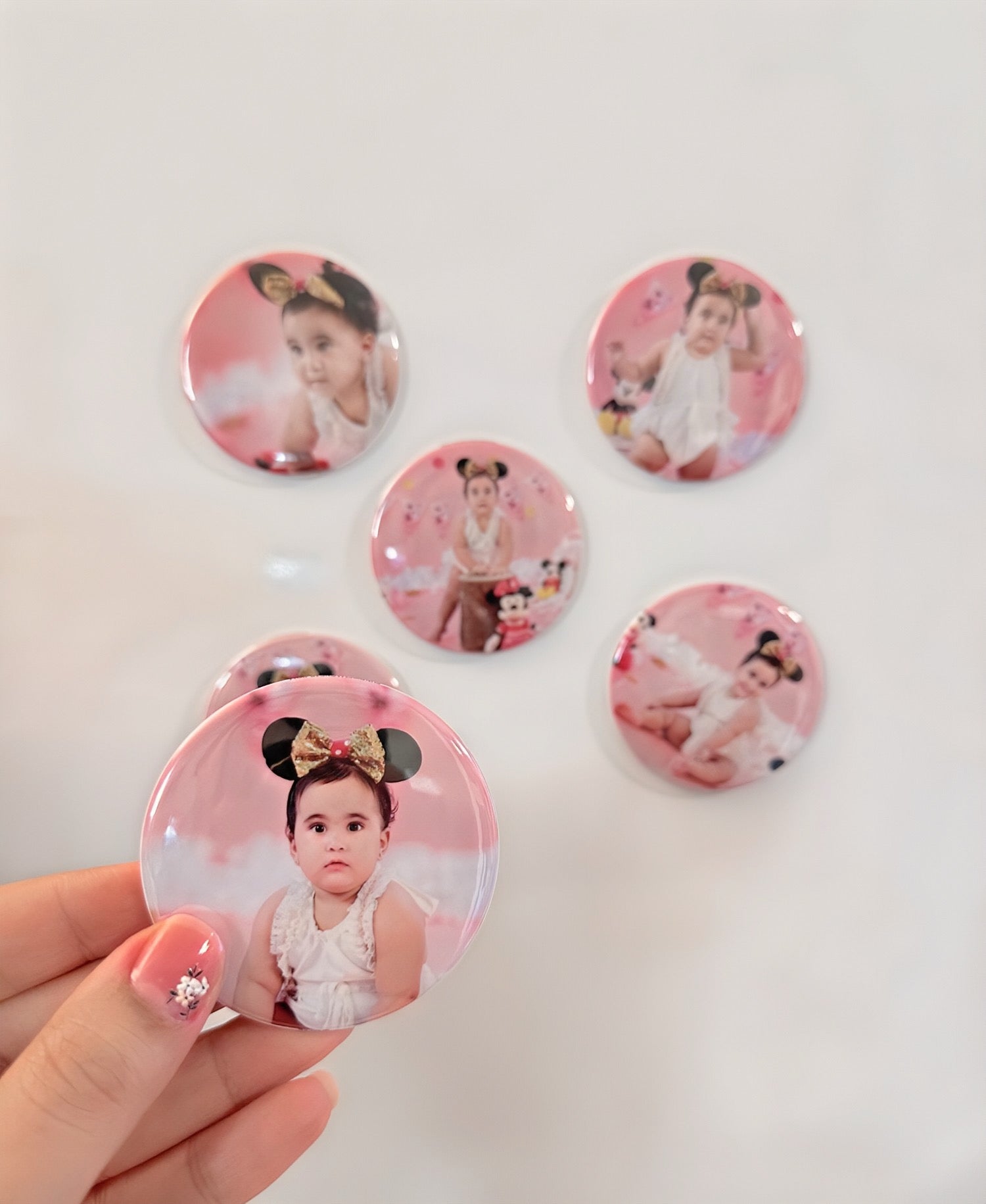 Custom Round Photo Magnet 2,50" (Set of 9)