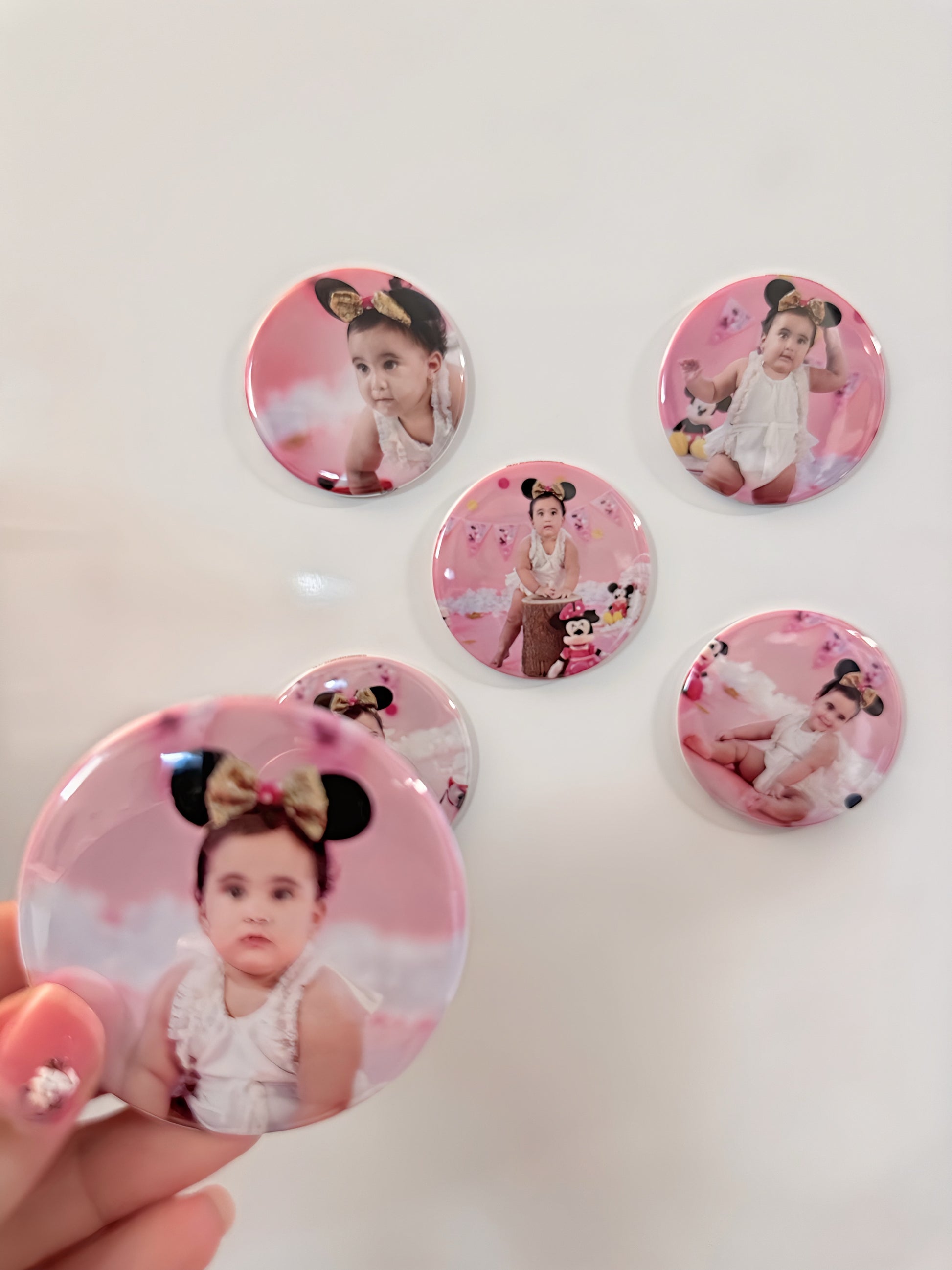 Custom Round Photo Magnet 2,50" (Set of 9)